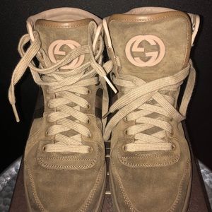 Gucci camden suede sneakers. Unisex.
